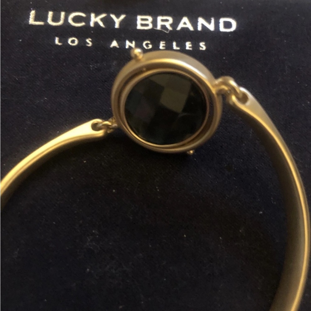 Lucky Brand Gold Tone Bangle With Reversible Natural Stone Accent NWT & Box - Picture 5 of 12